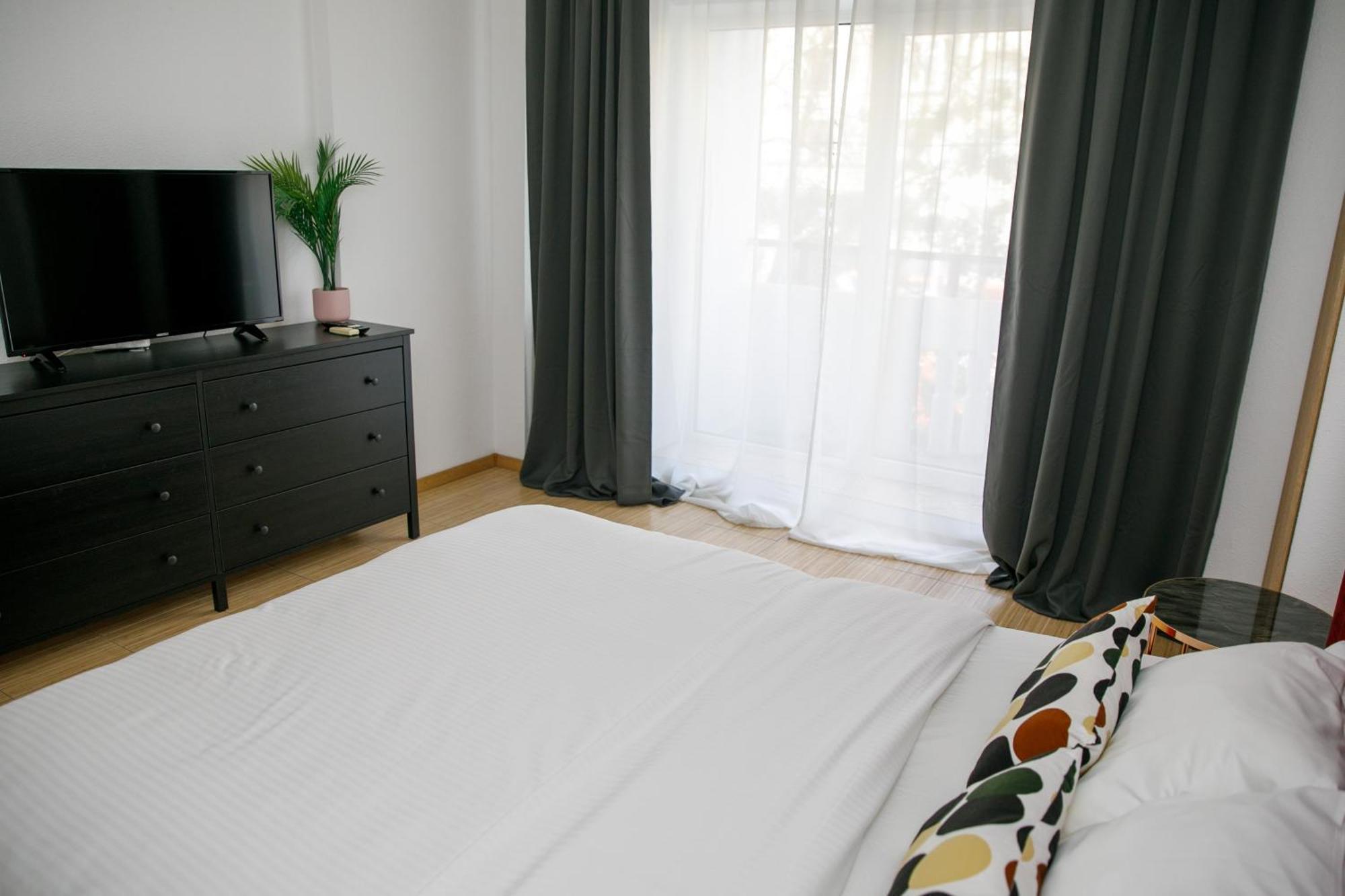 Color Apartments Corneliu Coposu No3 Bucarest Esterno foto