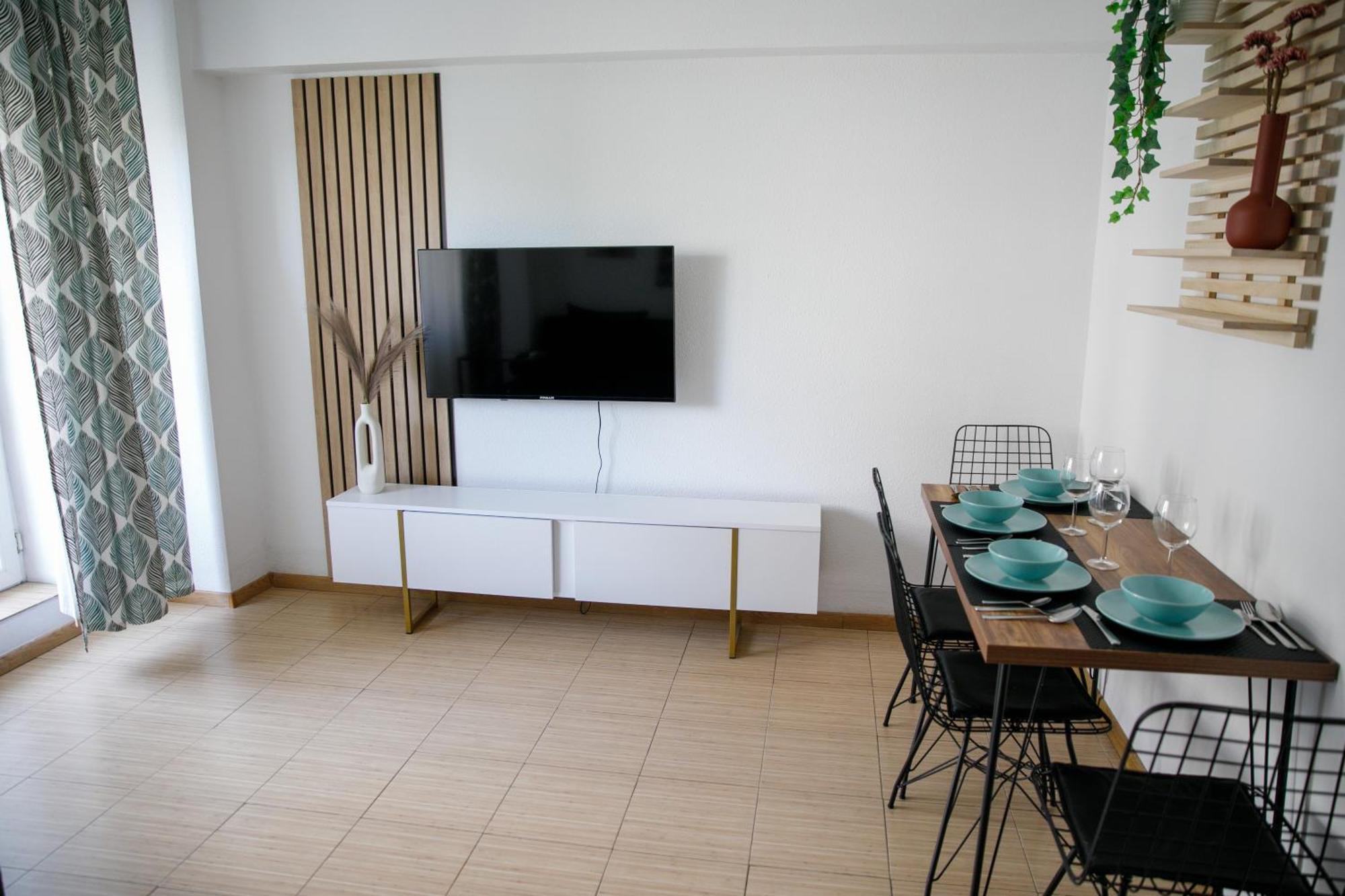 Color Apartments Corneliu Coposu No3 Bucarest Esterno foto