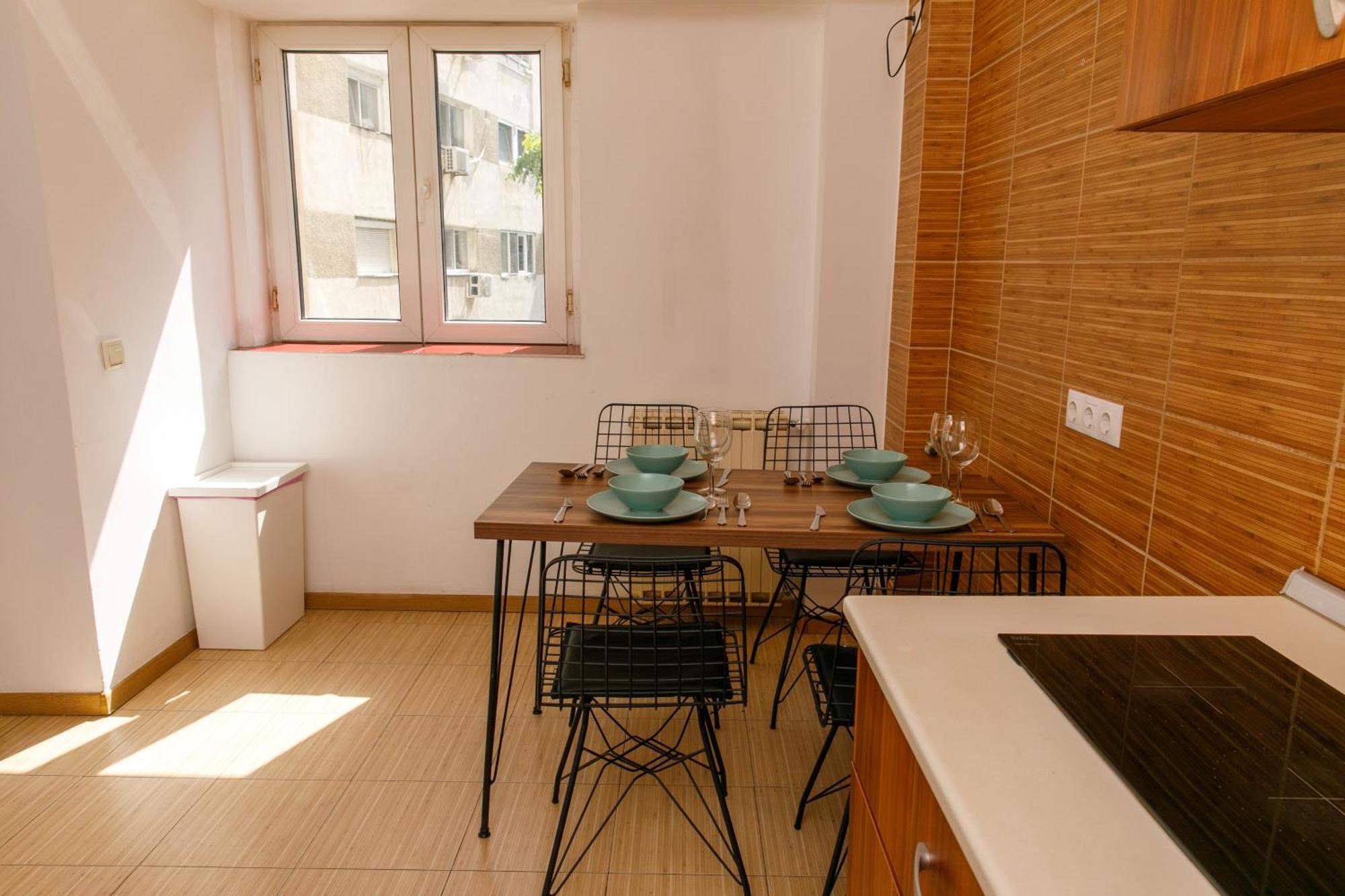 Color Apartments Corneliu Coposu No3 Bucarest Esterno foto